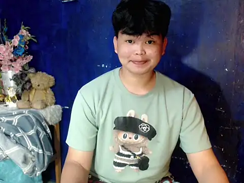 Snapshot of Reynelcock chatting on December 21, 2025, 4:41 pm Reynelcock online show from December 21, 2025, 4:41 pm