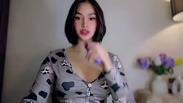 anna lala7 online show from April 12, 2026, 8:23 pm