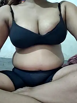 HOTT SHANAYA online show from September 8, 2025, 4:39 pm