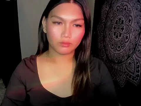 Snapshot of Lou_heart chatting on February 3, 2026, 6:33 am Lou heart online show from February 3, 2026, 6:33 am