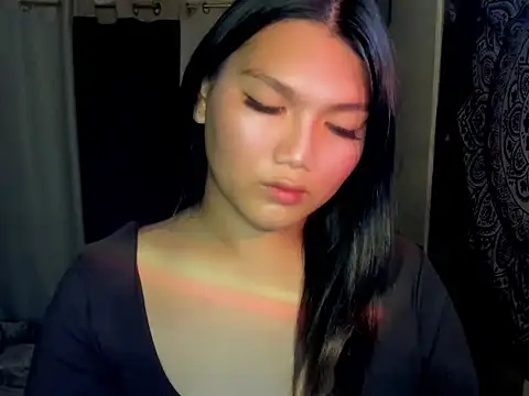 Snapshot of Lou_heart chatting on February 26, 2026, 8:36 am Lou heart online show from February 26, 2026, 8:36 am