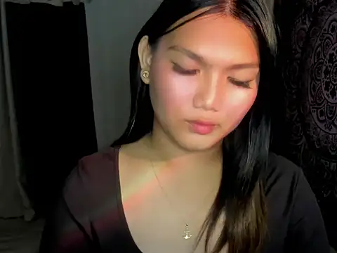 Snapshot of Lou_heart chatting on February 9, 2026, 2:48 pm Lou heart online show from February 9, 2026, 2:48 pm