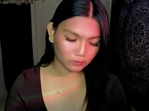 Snapshot of Lou_heart chatting on February 2, 2026, 12:09 am Lou heart online show from February 2, 2026, 12:09 am