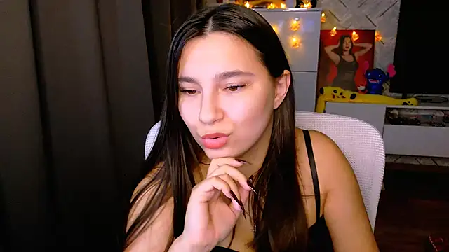 Snapshot of Arianna_Grend chatting on October 28, 2025, 1:43 pm Arianna Grend online show from October 28, 2025, 1:43 pm