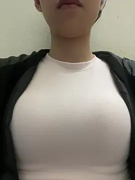 meomeo2k6 online show from February 13, 2026, 3:01 pm