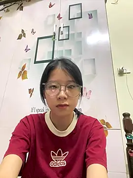 meomeo2k6 online show from November 16, 2025, 2:33 pm