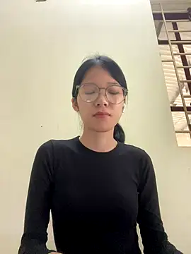 meomeo2k6 online show from December 21, 2025, 6:26 am