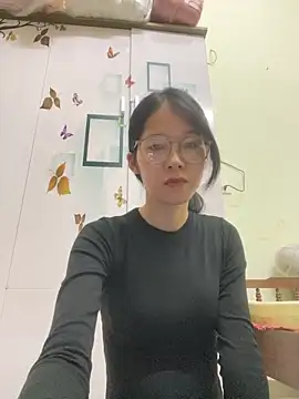 meomeo2k6 online show from October 25, 2025, 1:45 pm