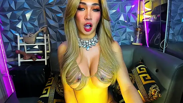 UrGoddess xx online show from April 1, 2026, 4:25 am