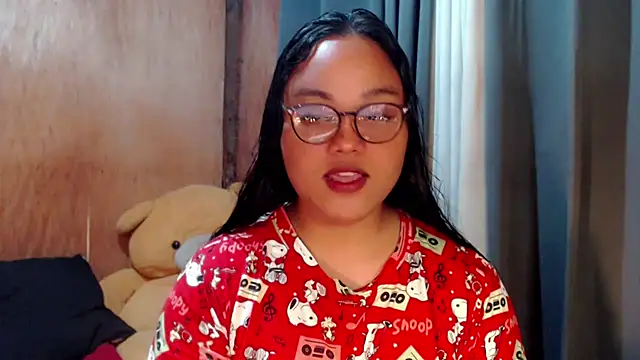 Snapshot of _Lylia chatting on October 6, 2025, 9:48 pm Lylia online show from October 6, 2025, 9:48 pm