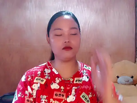  Lylia online show from April 19, 2026, 4:46 am