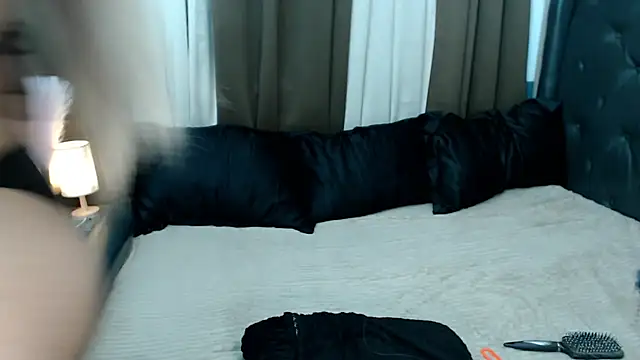 Goddess Isabel online show from April 9, 2026, 6:15 am