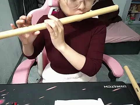 Snapshot of Ori-Yannie chatting on November 18, 2025, 7:33 am Ori-Yannie online show from November 18, 2025, 7:33 am