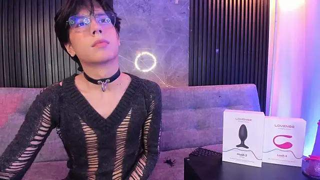 luixdust  online show from November 4, 2025, 5:33 am