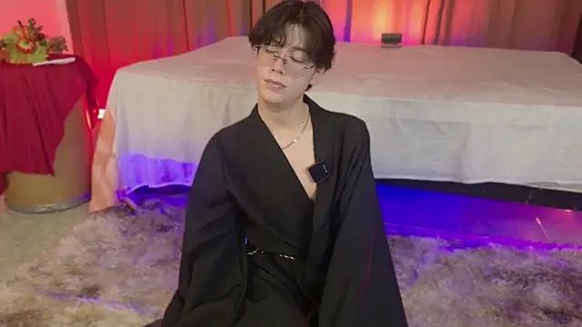 luixdust  online show from November 11, 2025, 5:57 am