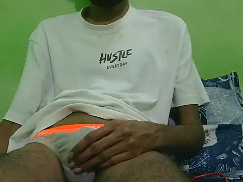 rockyy23boy online show from December 17, 2025, 3:44 am