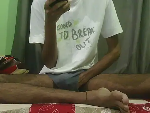 rockyy23boy online show from May 27, 2026, 2:08 am