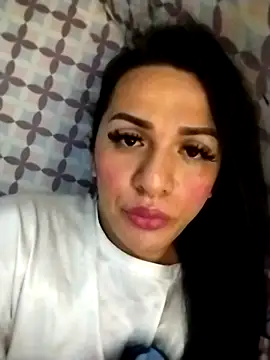 enoria1992 online show from April 8, 2026, 10:44 pm