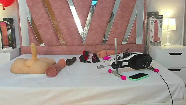 Snapshot of Wonderkloe_ chatting on February 17, 2026, 7:33 pm Wonderkloe online show from February 17, 2026, 7:33 pm