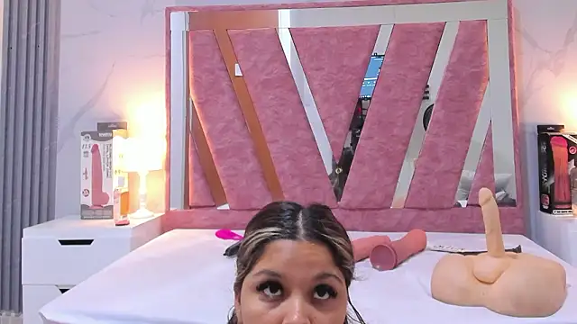 Snapshot of Wonderkloe_ chatting on February 3, 2026, 7:30 pm Wonderkloe online show from February 3, 2026, 7:30 pm