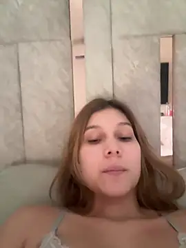 Snapshot of Nikii__ chatting on May 29, 2026, 4:02 pm Nikii online show from May 29, 2026, 4:02 pm