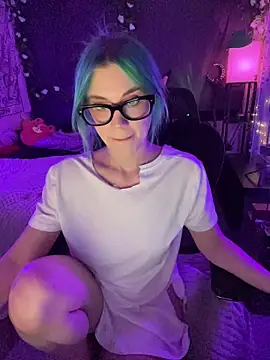 littlelune online show from July 20, 2026, 12:40 am