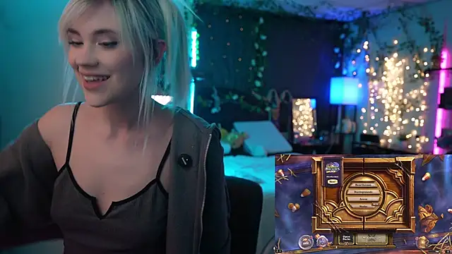 Snapshot of littlelune chatting on October 29, 2025, 1:37 am littlelune online show from October 29, 2025, 1:37 am