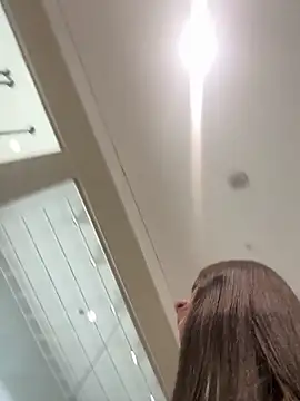 Isabella21  online show from November 7, 2025, 9:52 pm