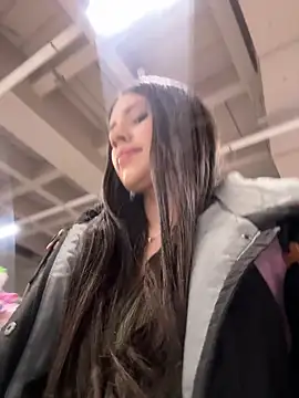 Isabella21  online show from February 10, 2026, 8:08 pm