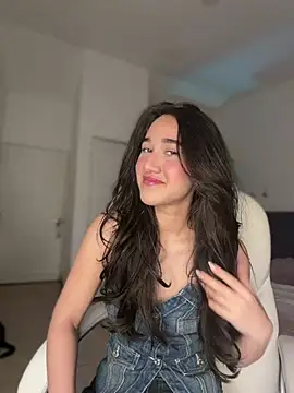julieta jhonss online show from July 21, 2026, 2:25 am