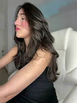 julieta jhonss online show from July 2, 2026, 3:07 am