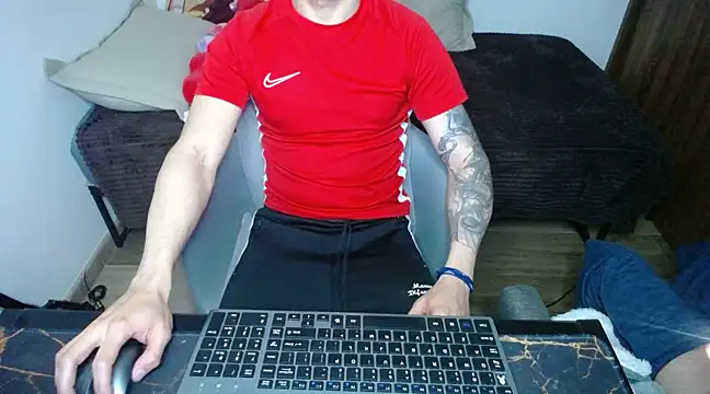 Snapshot of bossking017 chatting on March 4, 2025, 9:54 pm bossking017 online show from March 4, 2025, 9:54 pm