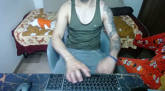 Snapshot of bossking017 chatting on March 21, 2025, 9:34 pm bossking017 online show from March 21, 2025, 9:34 pm