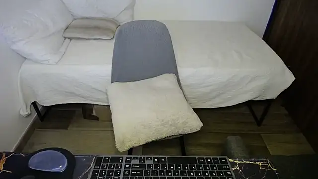 Snapshot of bossking017 chatting on February 17, 2026, 5:21 pm bossking017 online show from February 17, 2026, 5:21 pm