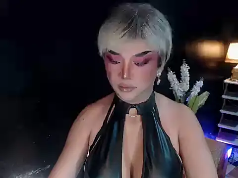 xAuroraRobinsx online show from May 14, 2026, 6:16 pm