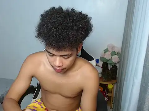 curlyasian njxx online show from April 7, 2026, 8:27 am