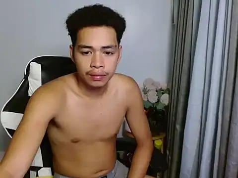 curlyasian njxx online show from May 29, 2026, 7:03 am