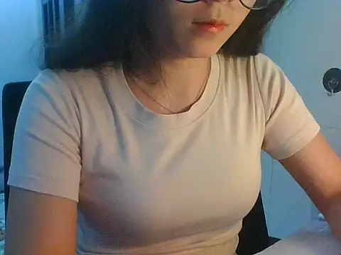 Linzly online show from November 10, 2025, 2:49 am