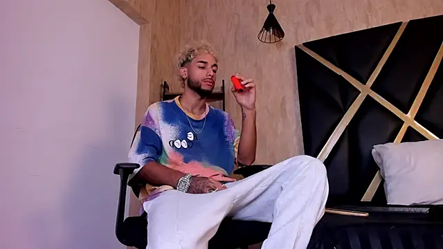 Thiagoferreti online show from September 24, 2025, 3:35 am