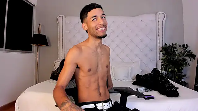 Thiagoferreti online show from February 23, 2026, 3:41 am