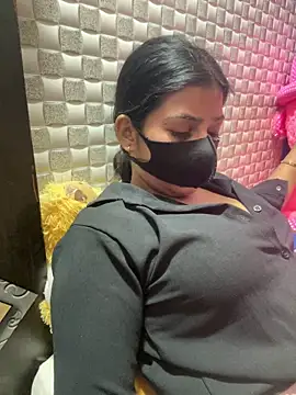 Snapshot of Hot_Jaanvi_ chatting on March 18, 2026, 6:05 am Hot Jaanvi online show from March 18, 2026, 6:05 am