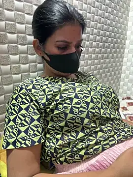 Snapshot of Hot_Jaanvi_ chatting on April 15, 2026, 6:52 am Hot Jaanvi online show from April 15, 2026, 6:52 am