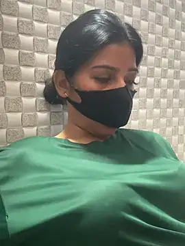 Hot Jaanvi  online show from May 21, 2026, 4:32 am