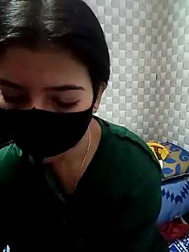 Hot Jaanvi  online show from November 4, 2025, 3:54 am