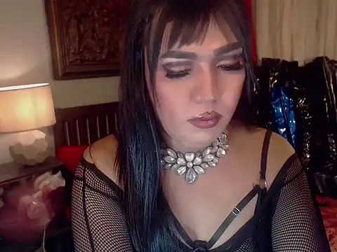 SamanthaAlmazora online show from August 6, 2026, 9:43 pm