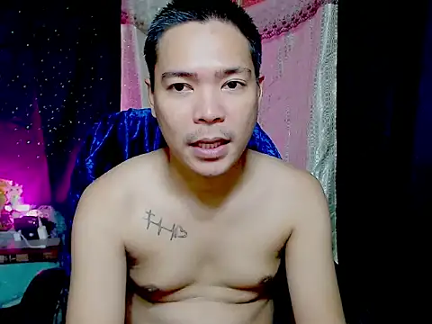 MANIACasianX online show from November 18, 2025, 10:07 am