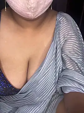 prisha944 online show from October 5, 2025, 3:52 am