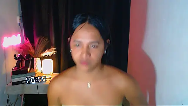 Lorainnelustts online show from December 5, 2025, 4:16 pm