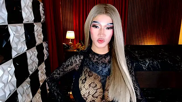 lhexiecollins online show from April 2, 2026, 4:02 pm