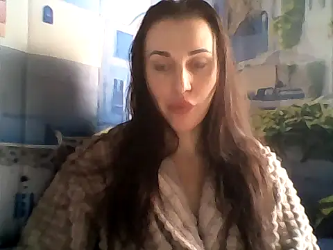 Snapshot of Qinini chatting on December 2, 2025, 11:45 am Qinini online show from December 2, 2025, 11:45 am
